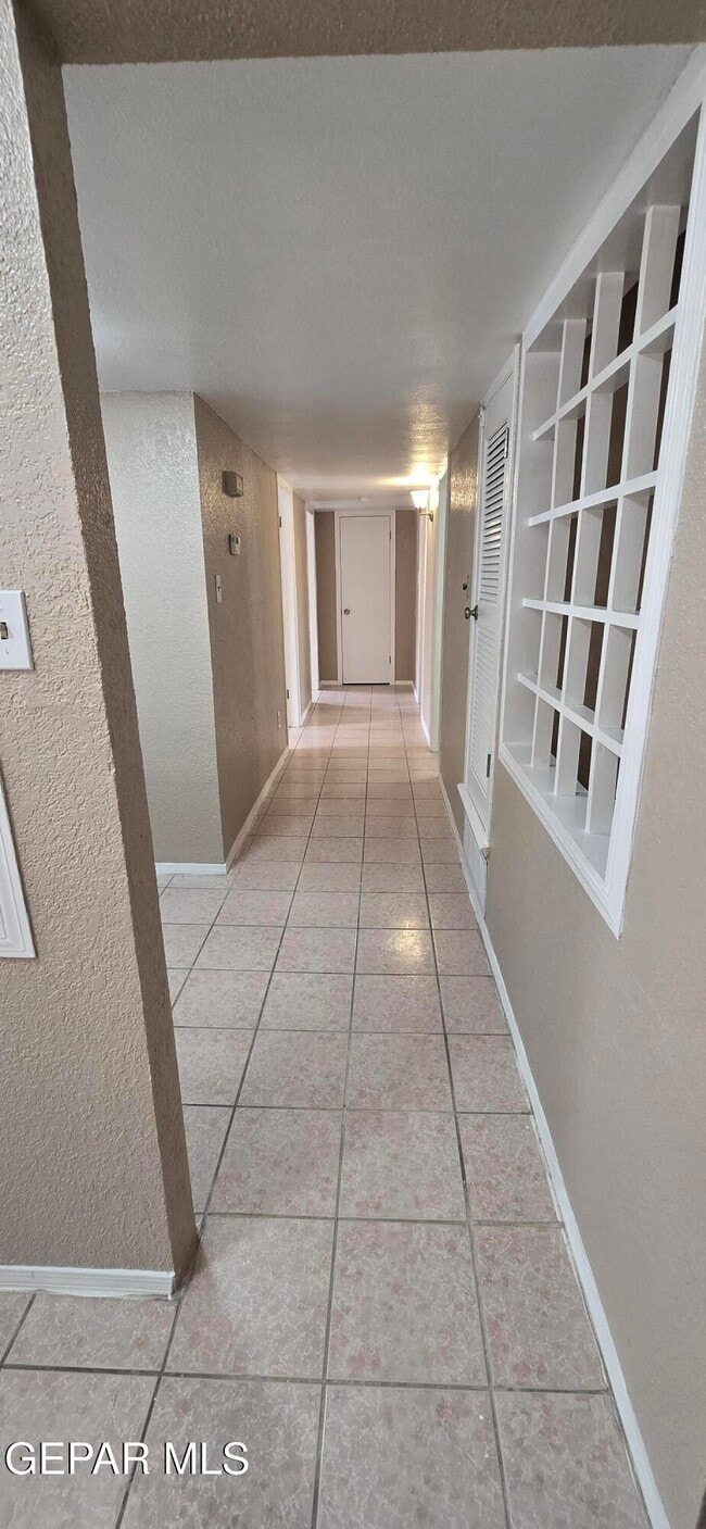 Building Photo - 9332 Hudson Way