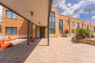 Building Photo - Modern 2 Bedroom, 2 Bathroom in West Campus