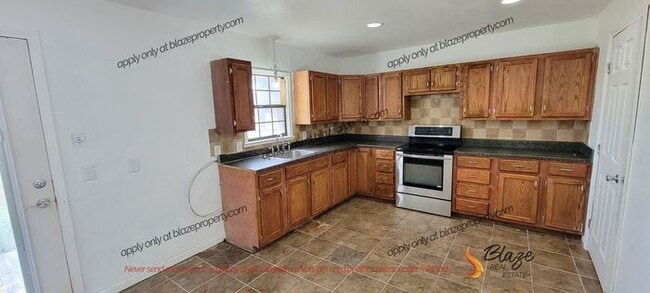 Building Photo - Martin Rd 2 Bedroom 1 Bath