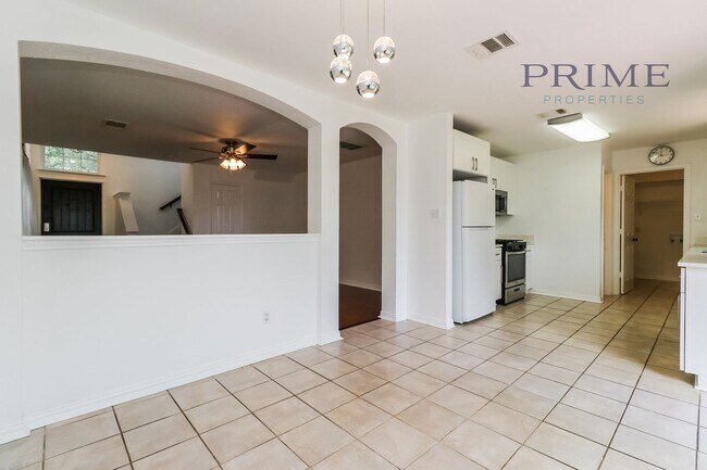 Building Photo - Amazing home ready to move in!