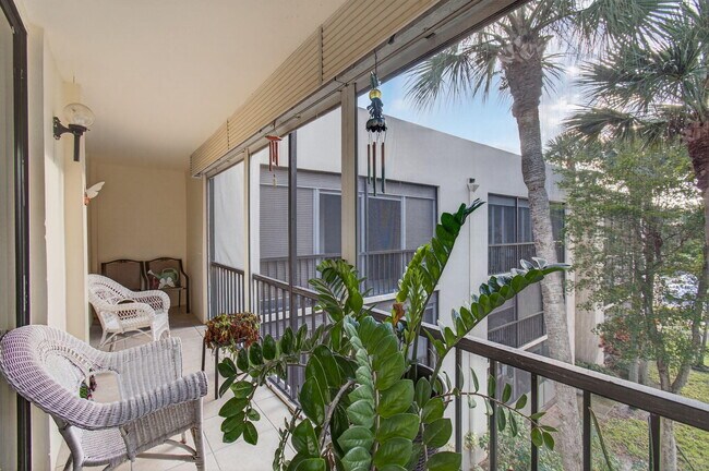 Building Photo - 5220 Las Verdes Cir