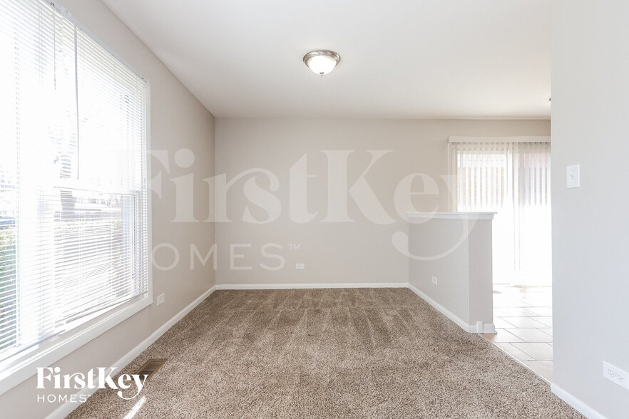 Building Photo - 4302 Applewood Ln