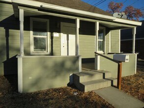 Building Photo - 2 Bed / 1 Bath House