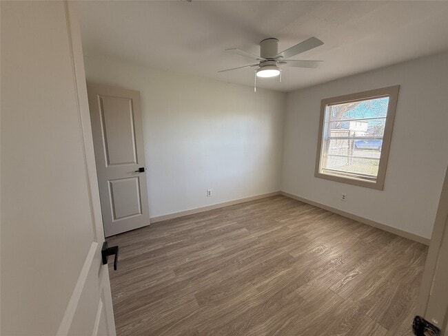 Building Photo - 7905 Farnsworth St