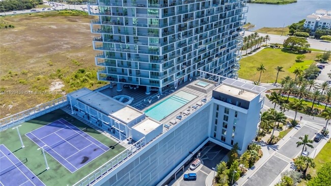 Building Photo - 2000 Metropica Wy