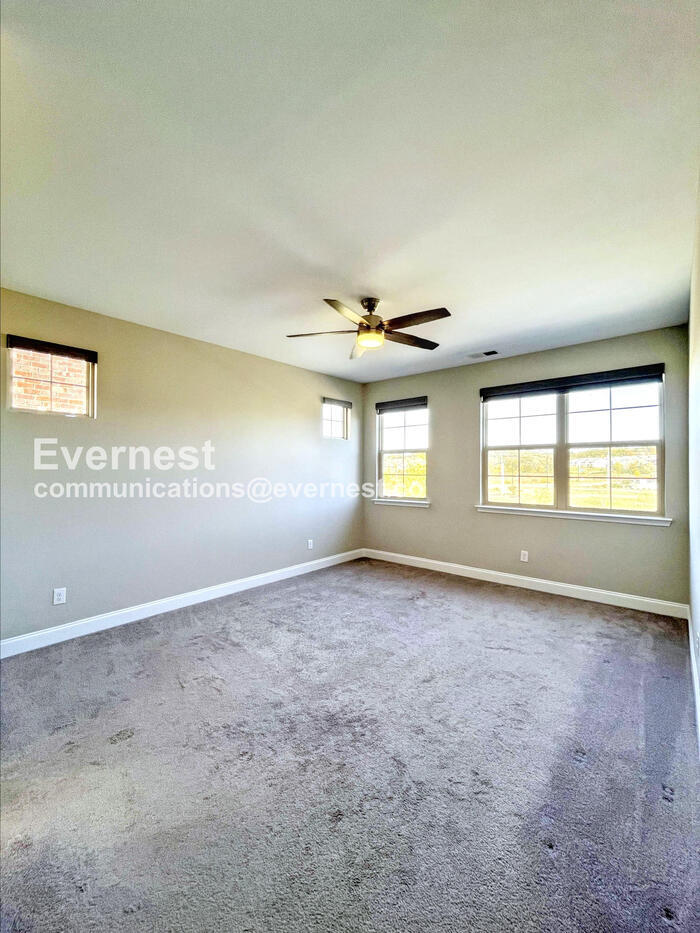 Building Photo - 2067 Inland Dr