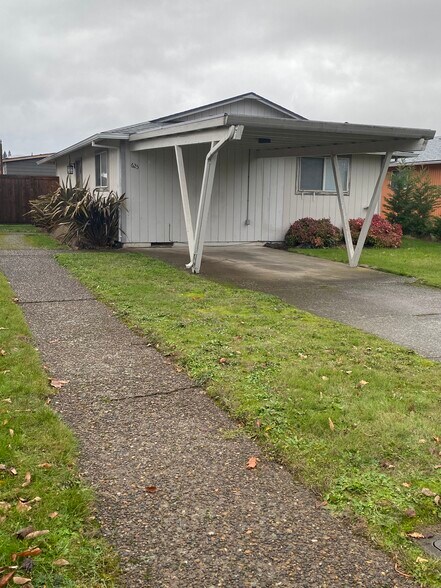 Building Photo - 625 NW Fenton St