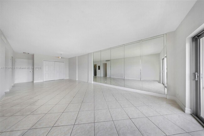 Building Photo - 1455 N Treasure Dr