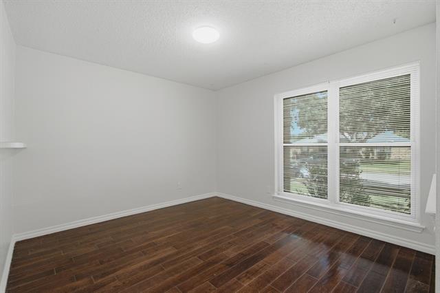 Building Photo - 5005 Frontier Ln