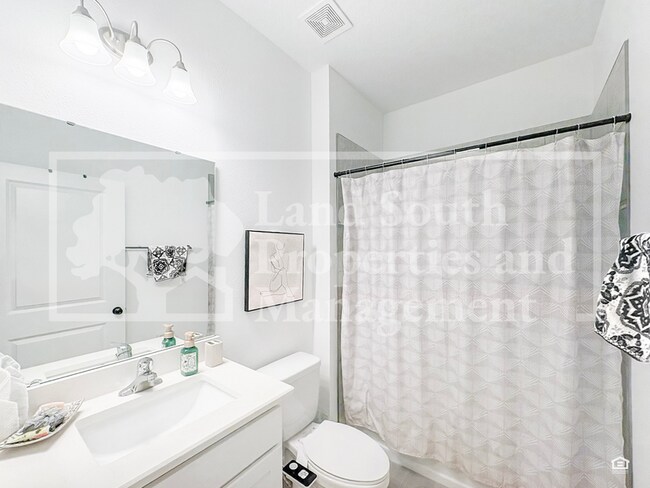 Building Photo - 6720 Great Bear Dr