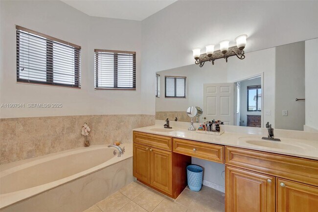 Building Photo - 10420 SW 229th Ln