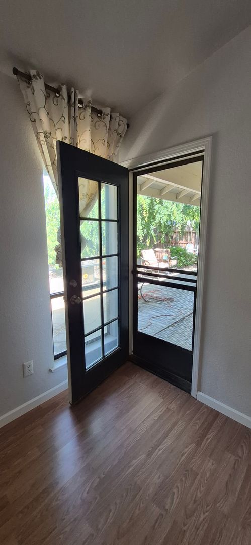 Building Photo - 642 Silvertop Way