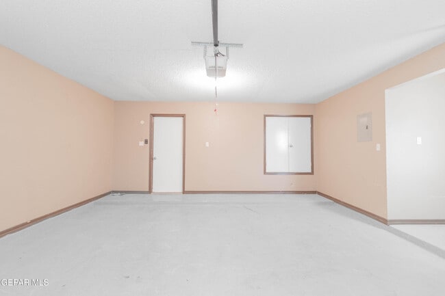 Building Photo - 3016 Tierra Cuervo Dr