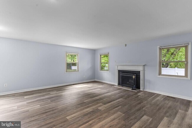 Building Photo - 13501 Ivy Way