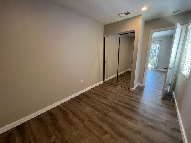 Building Photo - 4BD/2BA on Montezuma!!