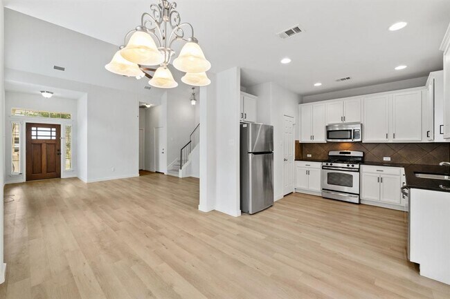 Building Photo - 1708 Rockland Dr