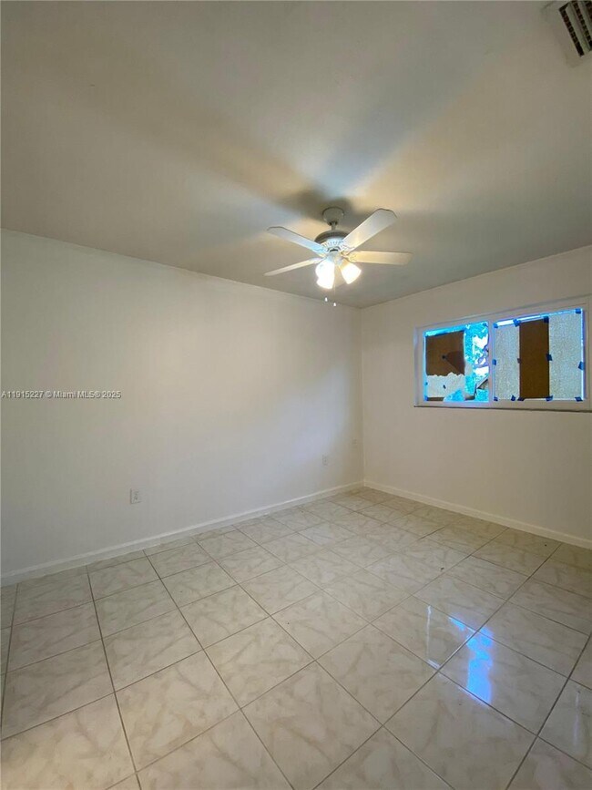 Building Photo - 746 NW 3rd St