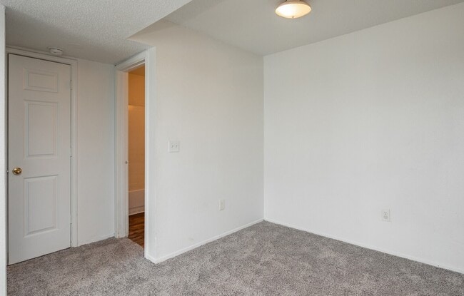 Building Photo - 100 Remington Dr