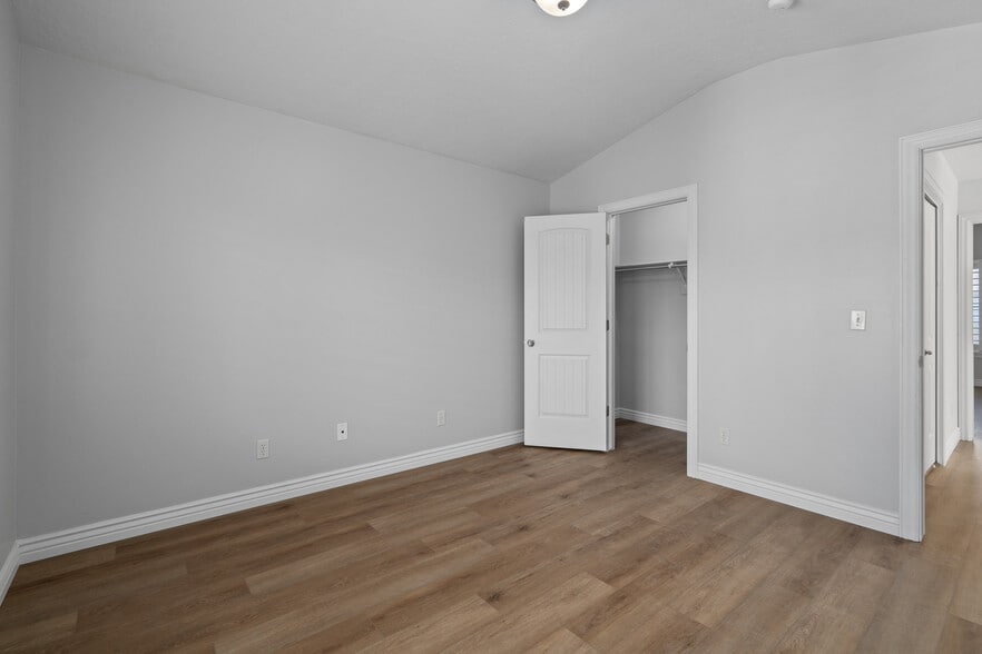 Building Photo - 7178 S 420 E