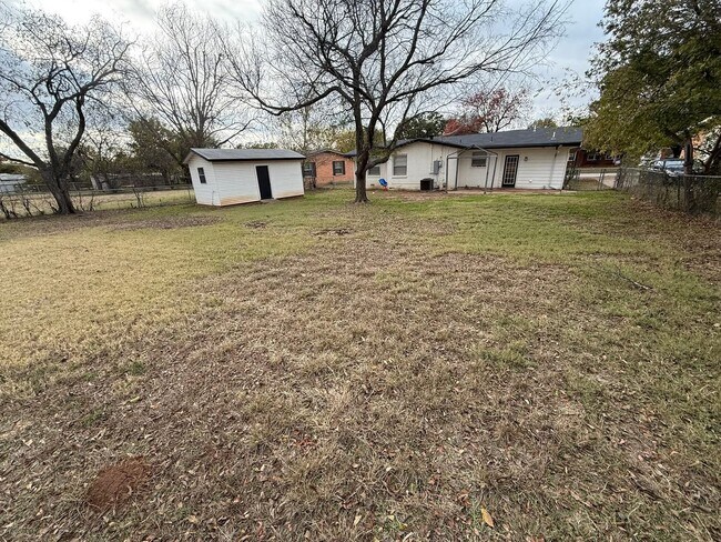 Building Photo - 4511 Spencer Dr