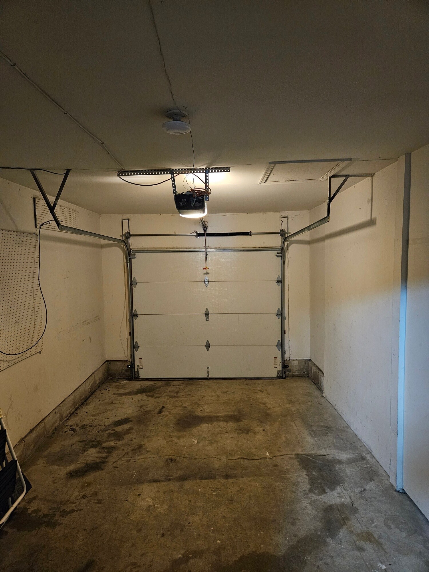 Garage provides convenient storage - 4721 Eldon Ct