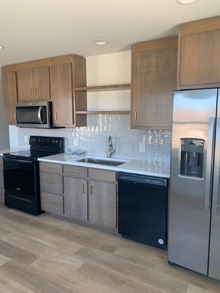 Building Photo - 326 W Main St