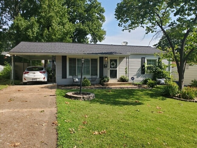 Building Photo - 6915 Foxcroft Dr