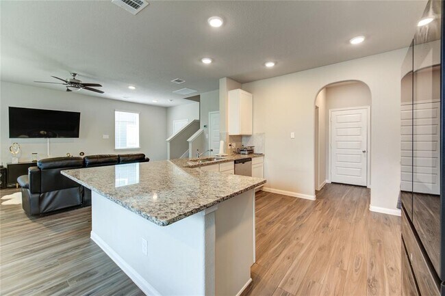 Building Photo - 2404 Shellcracker Dr