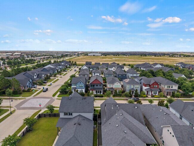 Building Photo - 18507 Parkland Square Pl