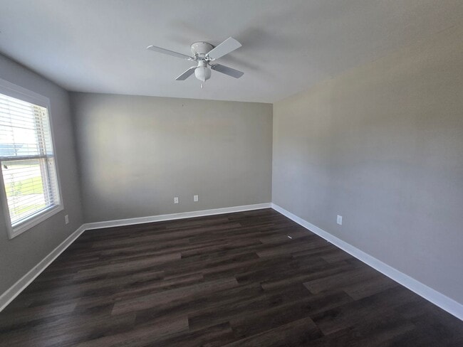 Building Photo - 2111 Yates Ranch Rd