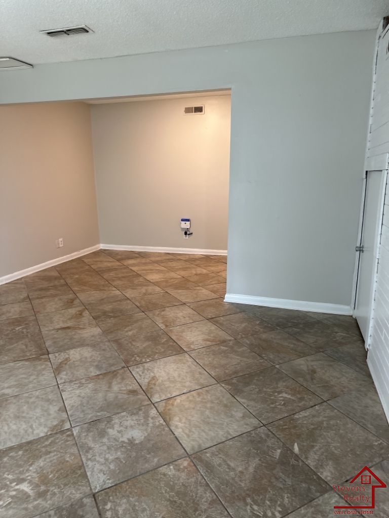 Building Photo - 4142 Willard Dr