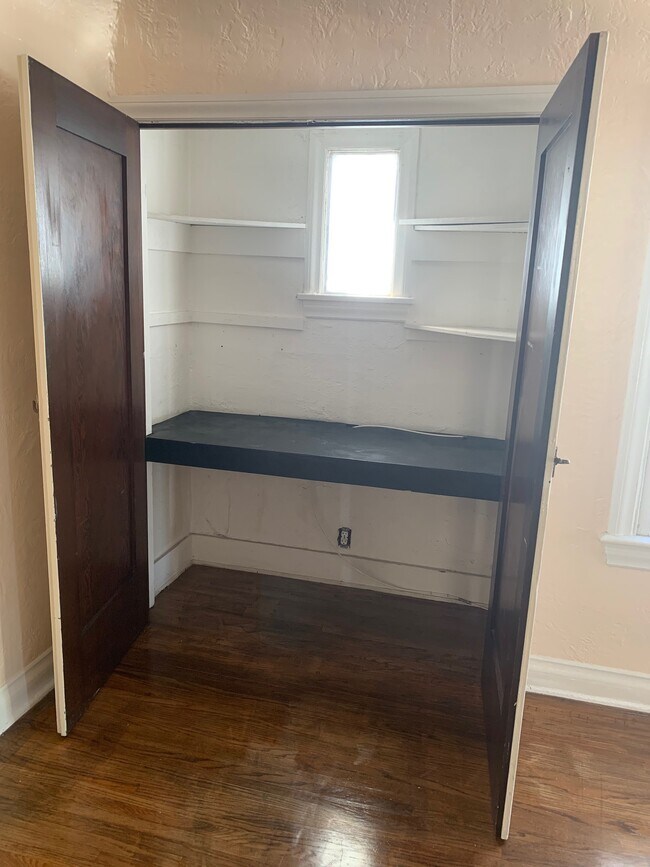 Desk / Office Nook - 10730 Palms Blvd