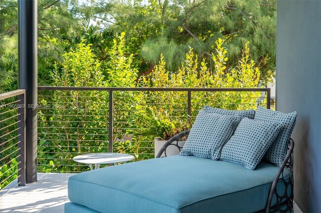 Building Photo - 4585 Nautilus Dr