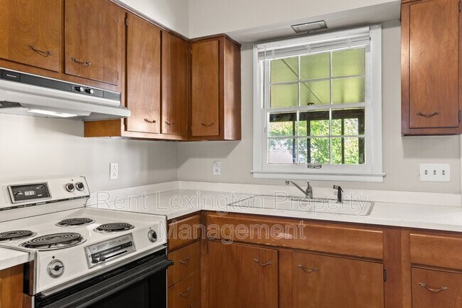 Building Photo - 2125 Talisman Rd