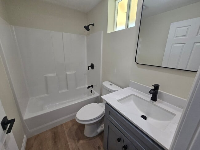 Building Photo - 13938 Ragus St