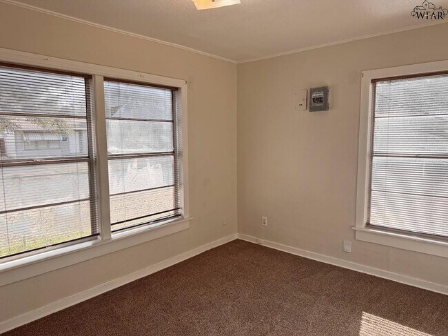 Building Photo - 2907 Moffett Ave