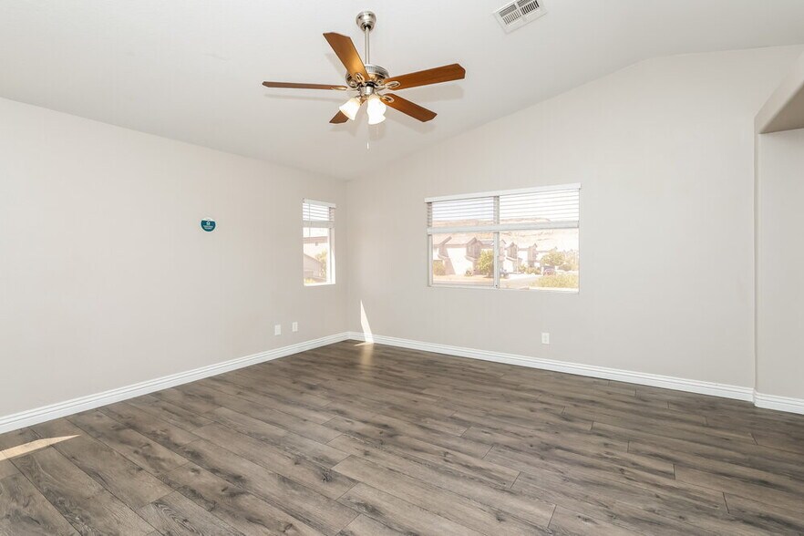 Building Photo - 7067 Salt Marsh Ct