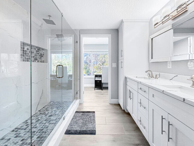 Building Photo - 4 Bed Waterfront Paradise with Pool, Dock & Gulf Access in Baileys Bluff