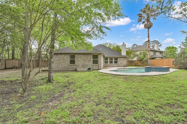 Building Photo - 10 Barker Ridge Ct