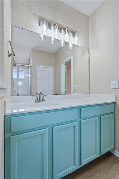 Building Photo - 519 Pinnacle Dr