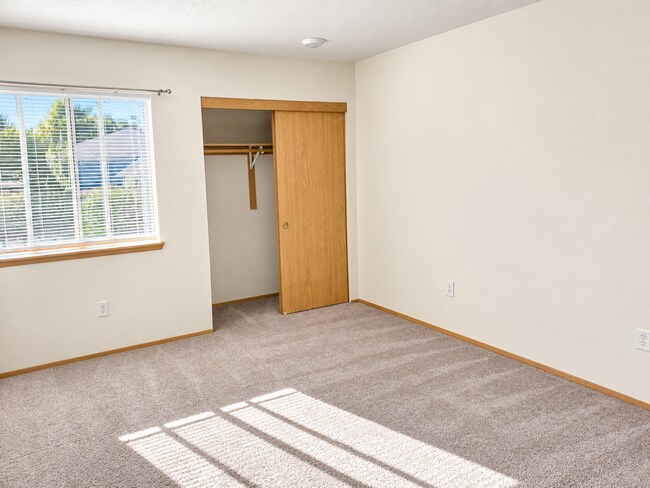 Building Photo - 10660 SW Davies Rd