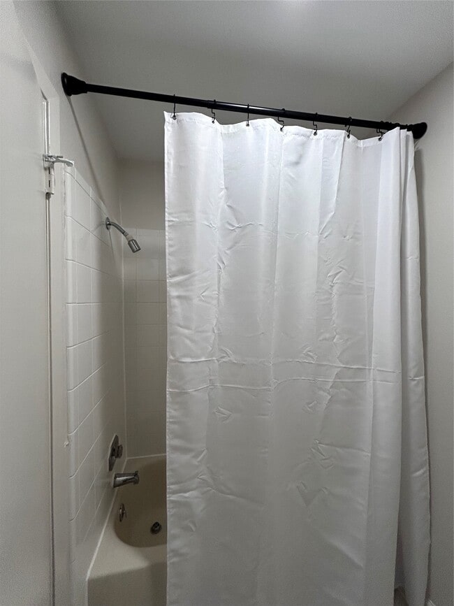 Building Photo - 8101 Amelia Rd