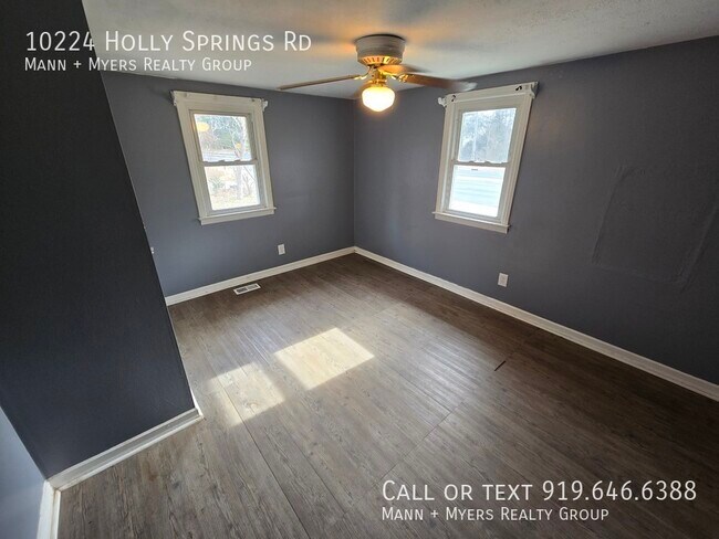 Building Photo - 10224 Holly Springs Rd