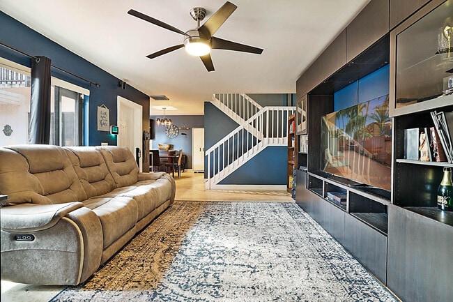 Building Photo - 2876 Waterford Dr S