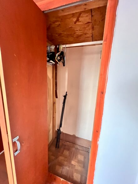 Building Photo - 33 Preston St