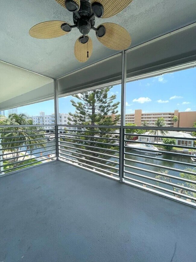 Building Photo - 3750 NE 169th St