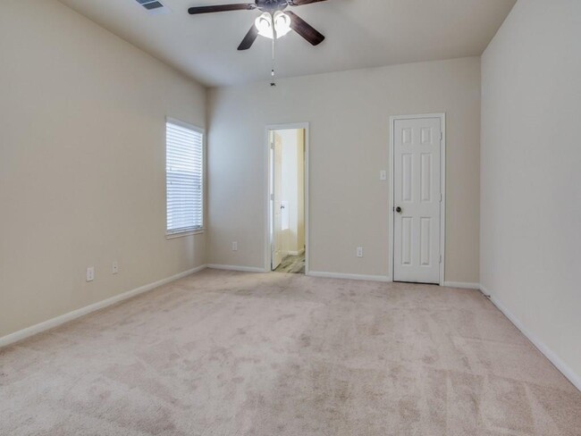 Building Photo - 4067 Mossy Pl Ln