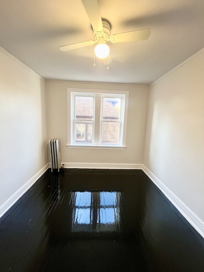 Building Photo - 4134 W 24th Pl