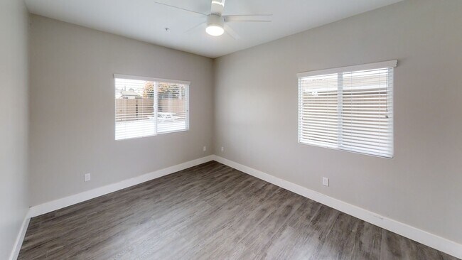 Building Photo - 7BD/5BA, LOTS of Parking!! (Lease out, pen...