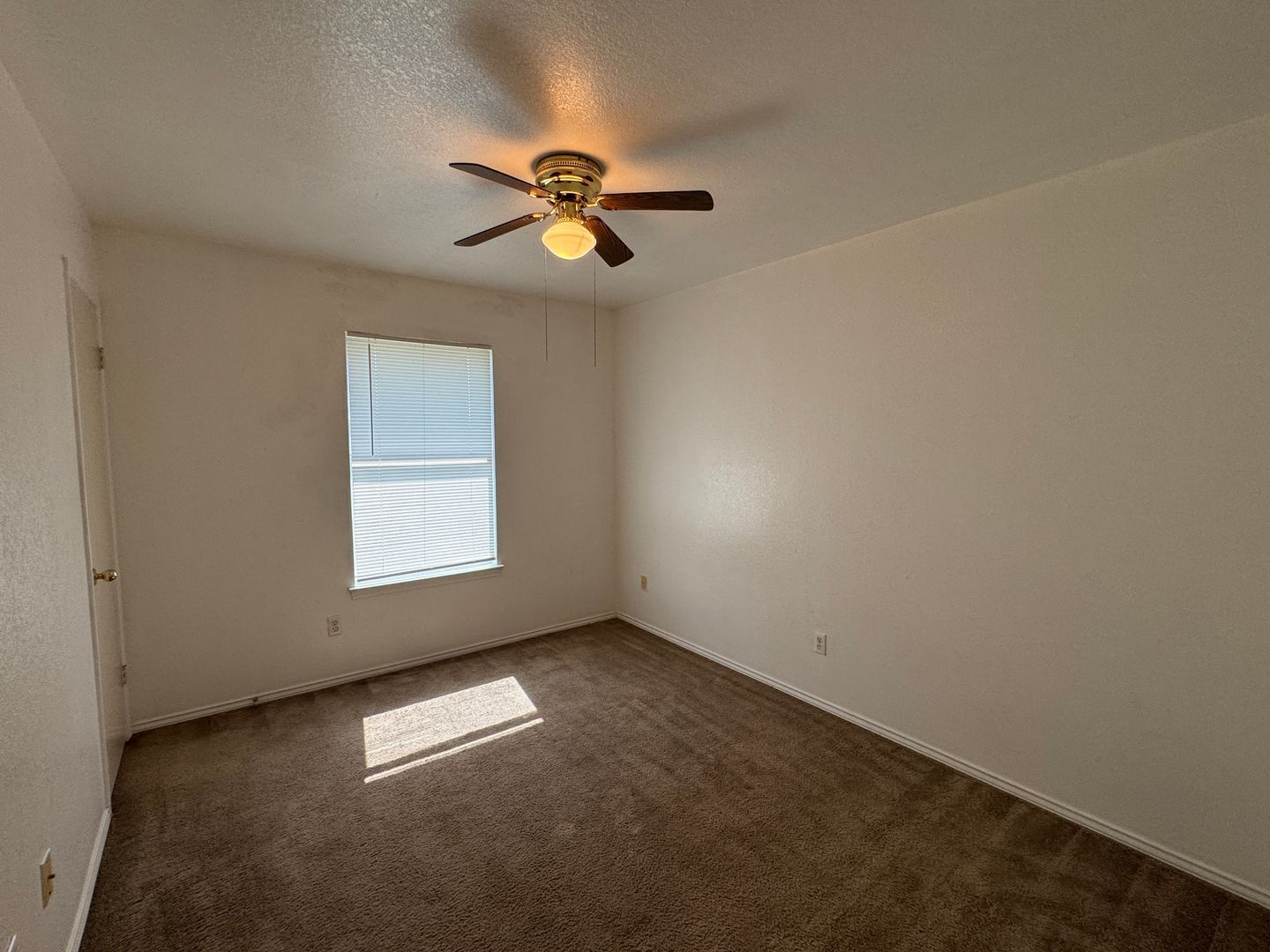 Building Photo - 1902 Windward Dr